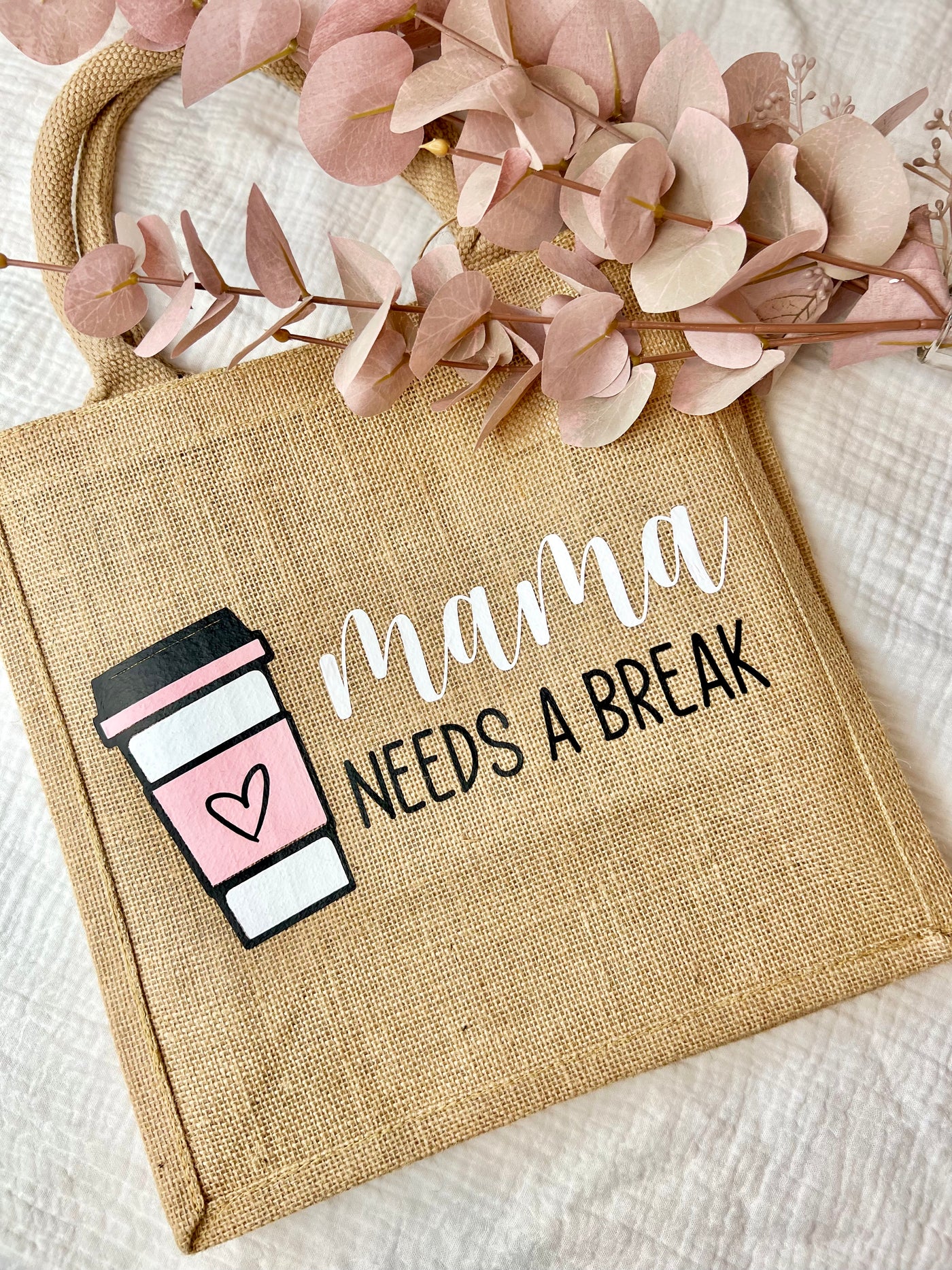 Jute-Geschenktasche / Jute-Shopper Design "Mama needs a break" | Geschenktüte für Coffee Lovers | Jutetasche für Mamas [individualisierbar]