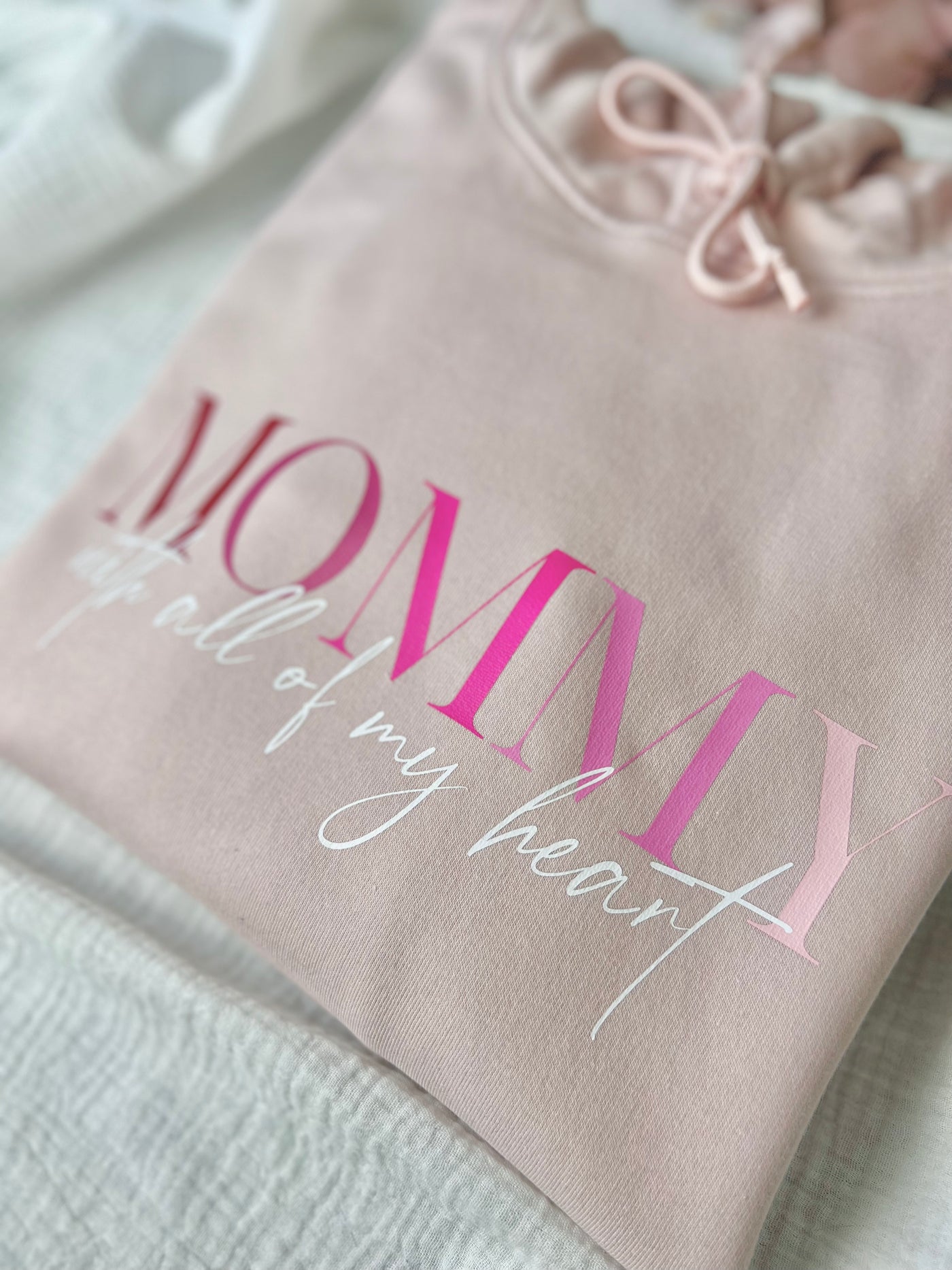 Damen Hoodie Design „MOMMY“ | MAMA Pulli mit Farbverlauf [individualisierbar]