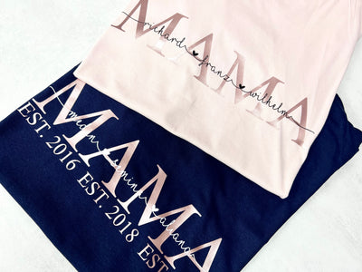 Damen T-Shirt Design „MOM EST. / MAMA SEIT" | Mama Shirt mit Kindernamen & Geburtsjahr [personalisiert / individualisiert]