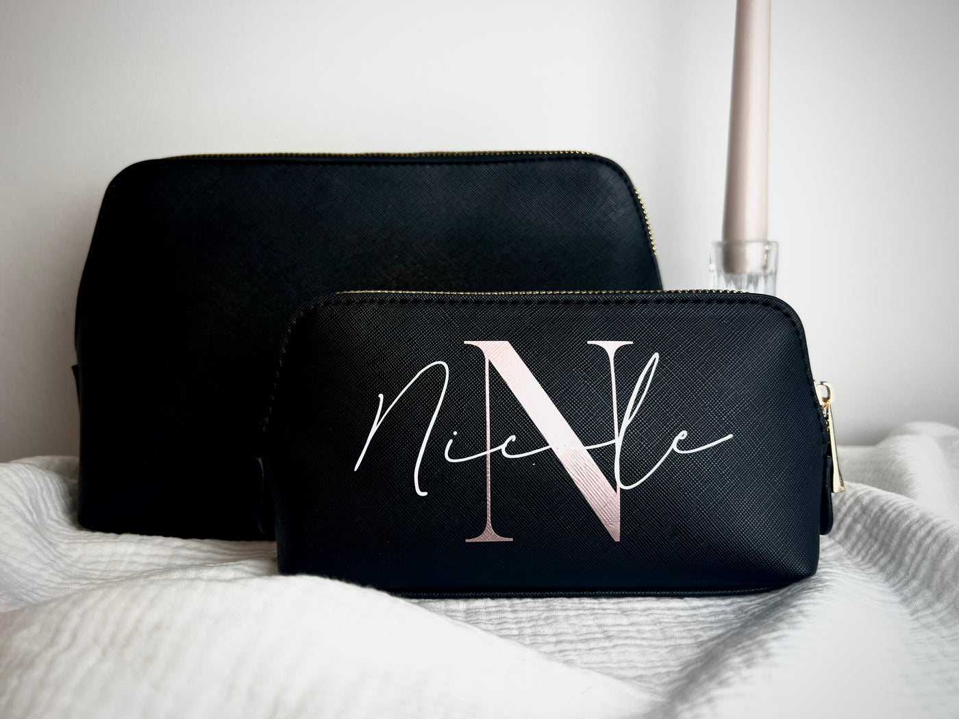 Kosmetiktasche in Leder-Optik Design "Initial + Wunschname" | Beauty Bag in verschiedenen Größen | [individualisierbar / personalisierbar]