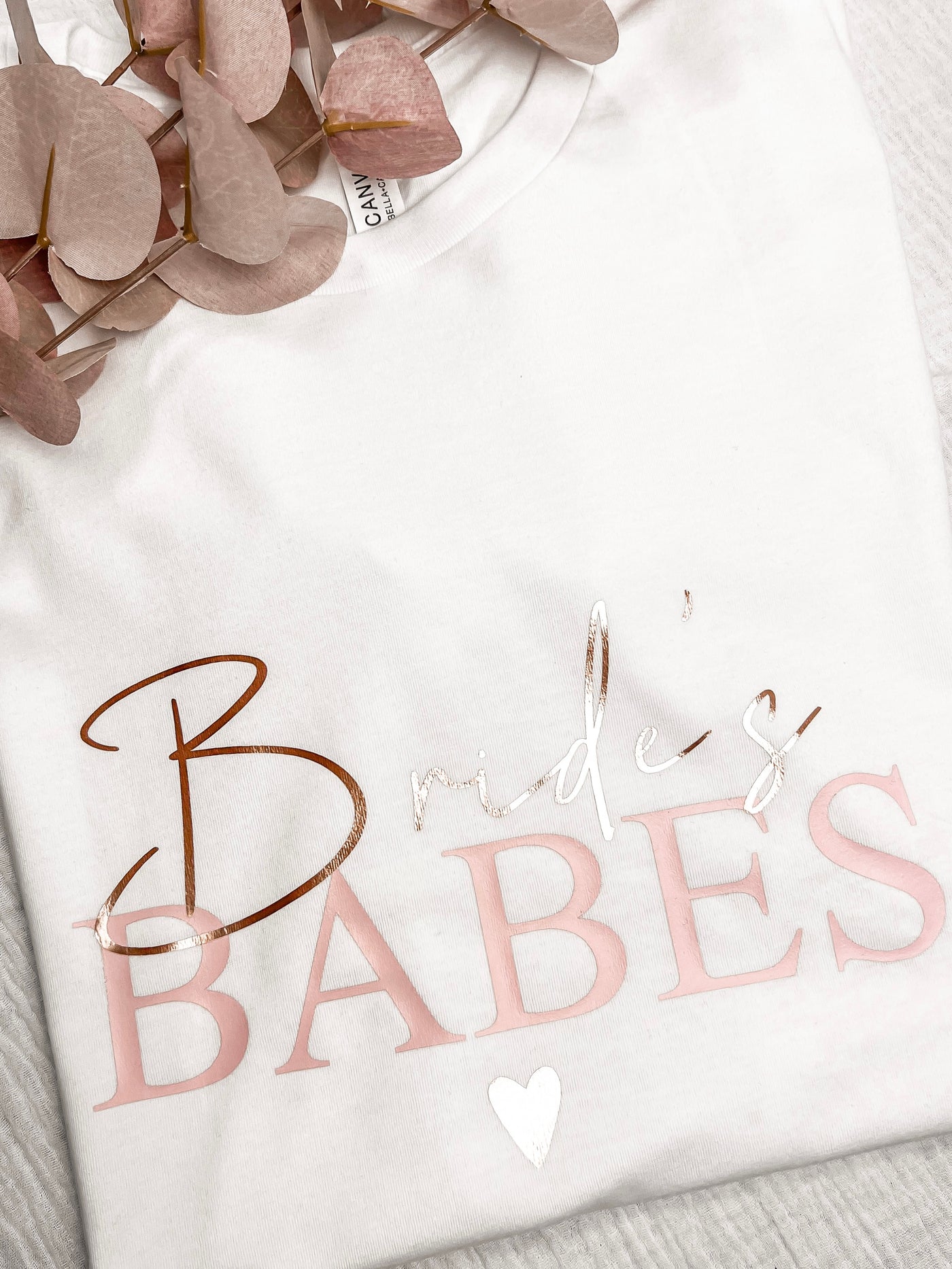 Junggesellenabschied T-Shirt leger Design „Bride & Babes“ | JGA Shirt für die Babes [individualisierbar]